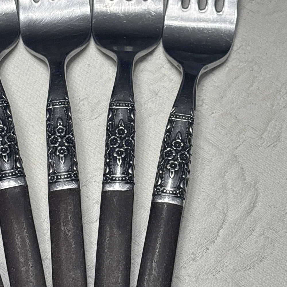 Oneida Northland Napa Valley Dinner Forks 7 1/2